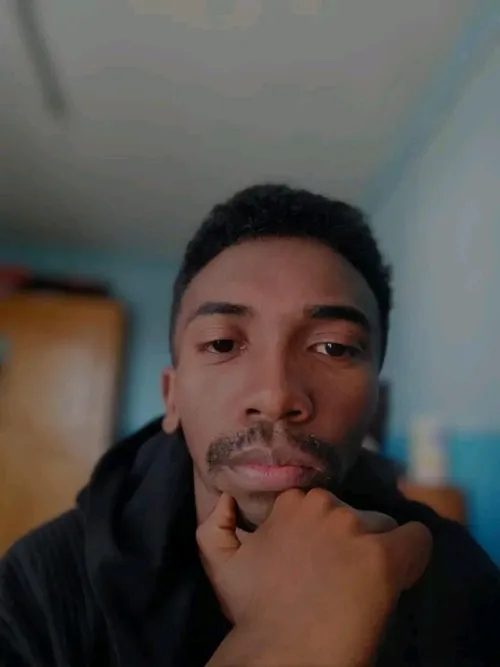 Manda Aroniaina Andrainiony – Développeur Web et Mobile